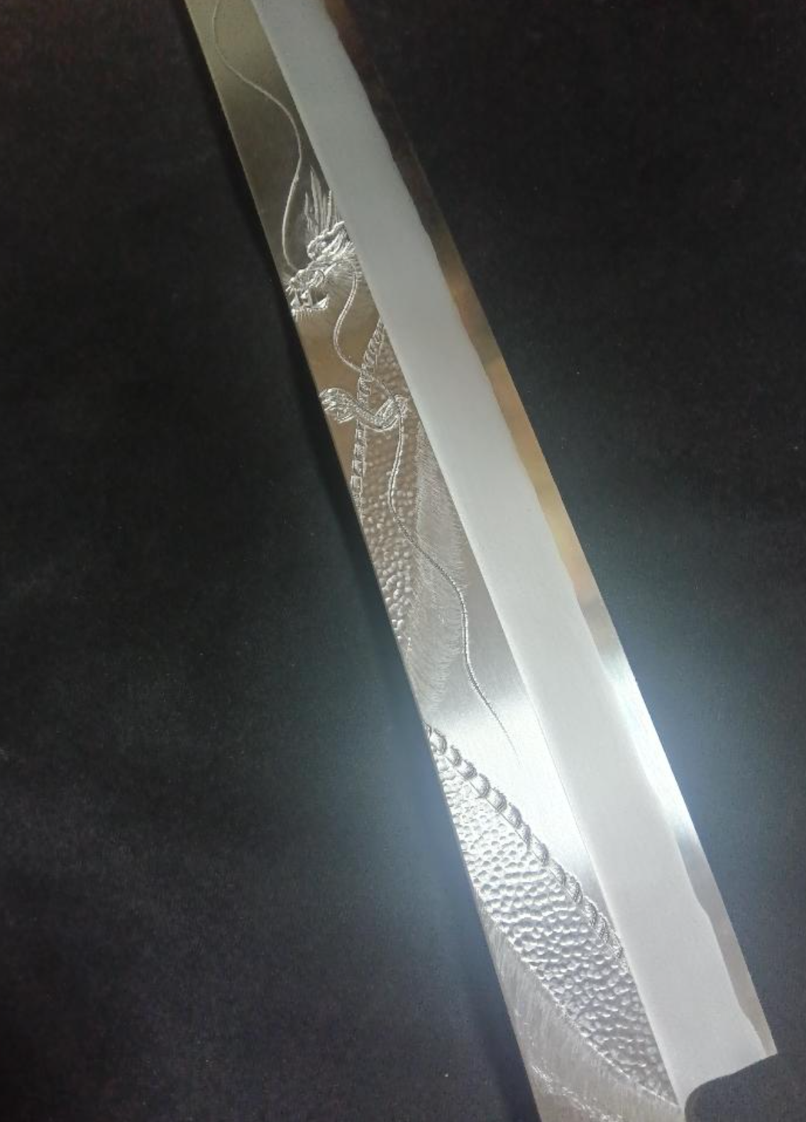 Ginsan Yanagiba (Sakimaru) 390mm - Hand-Engraved Dragon