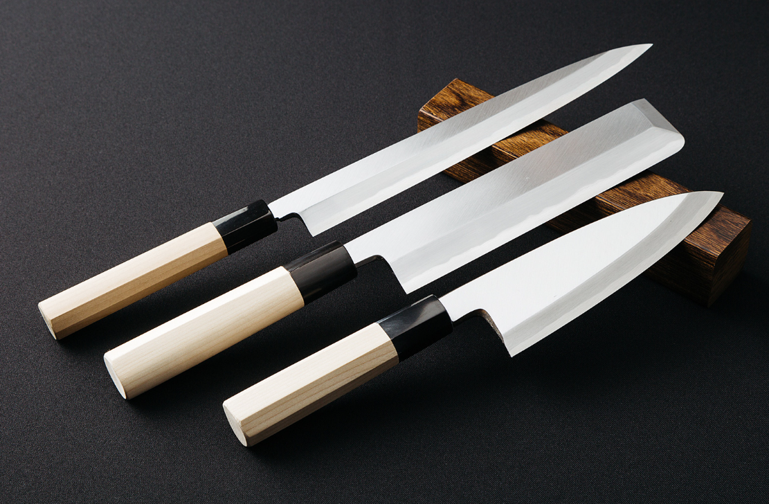 Japanese_knife_made_in_Sakai