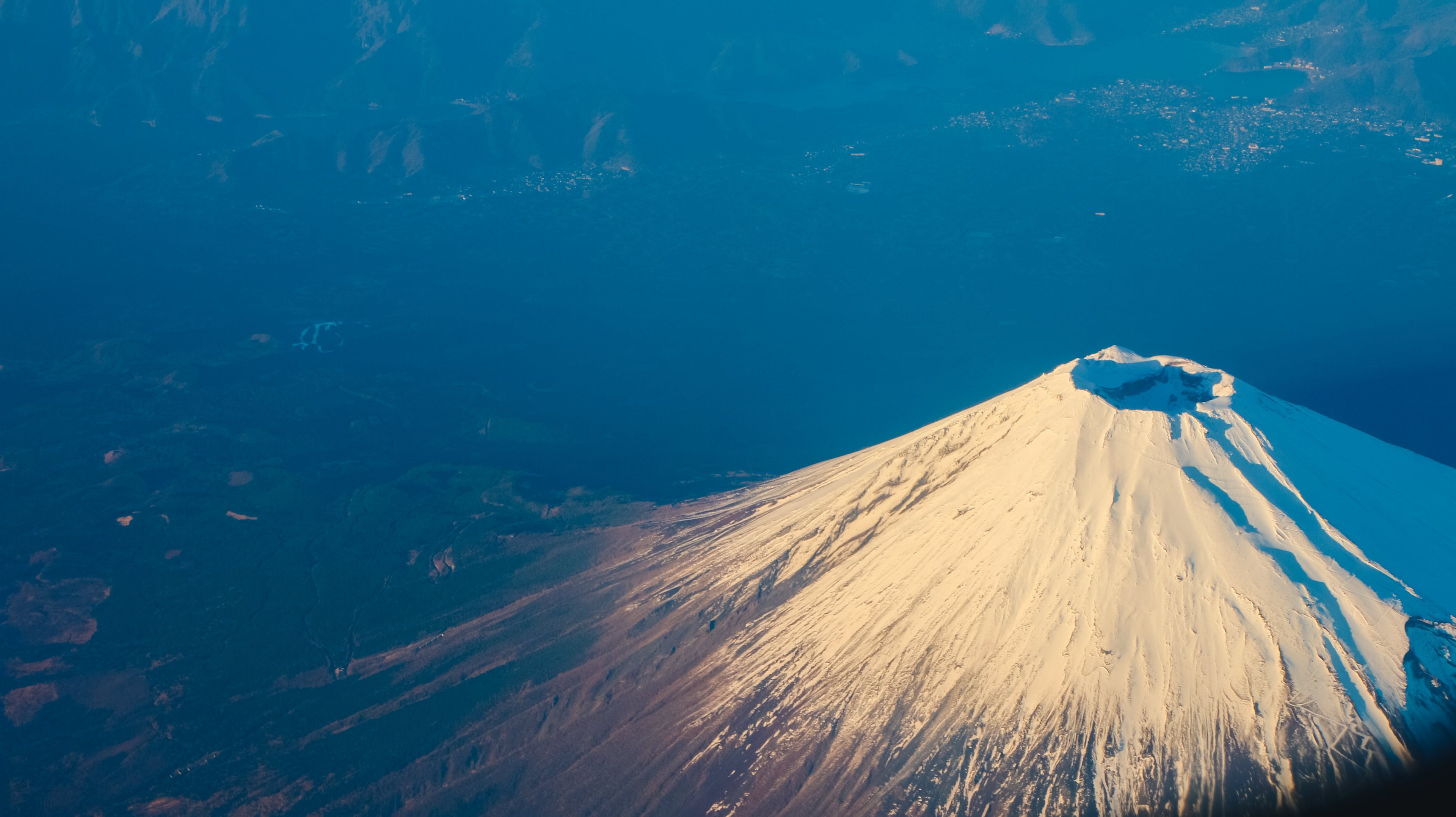 Mt. Fuji is the symbol of KIREAJI.